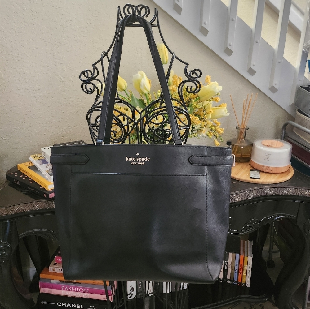 Kate Spade saffiano leather shoulder bag